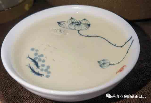 困鹿山制茶人2023年困鹿山大叶单株普洱茶