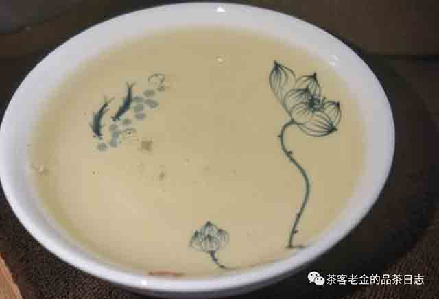 困鹿山制茶人2023年困鹿山圆叶单株普洱茶