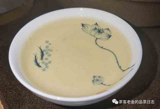 困鹿山制茶人2023年困鹿山圆叶单株普洱茶