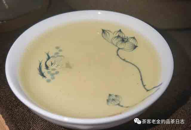 困鹿山制茶人2023年困鹿山圆叶单株普洱茶