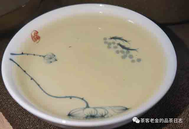 困鹿山制茶人2023年困鹿山单株普洱茶