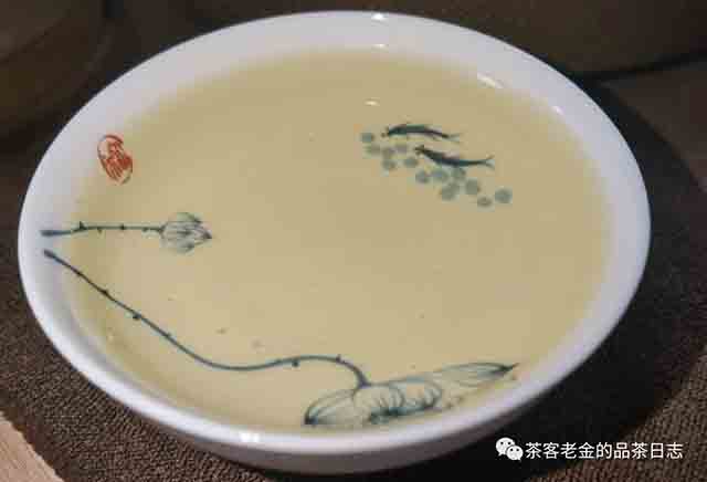 困鹿山制茶人2023年困鹿山单株普洱茶