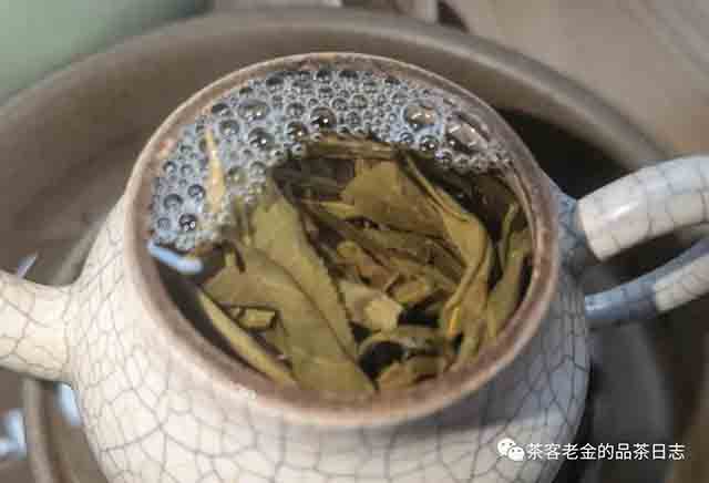 老爷说不将就2021年老曼峨普洱茶