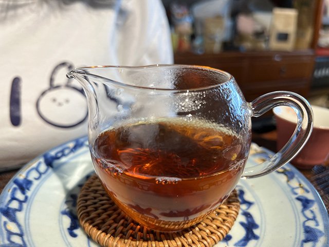 中茶牌1999昆明仓铁饼