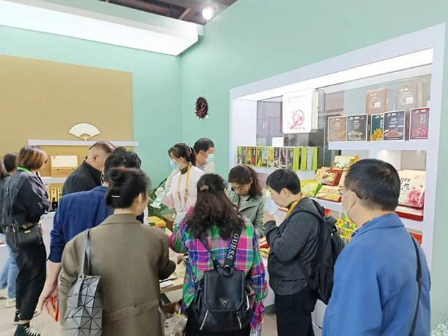 六大茶山以云南老字号品牌形象在第六届进博会优势出圈