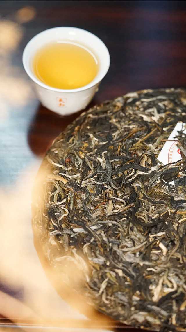 天弘茶业20周年纪念饼龙腾四海普洱茶