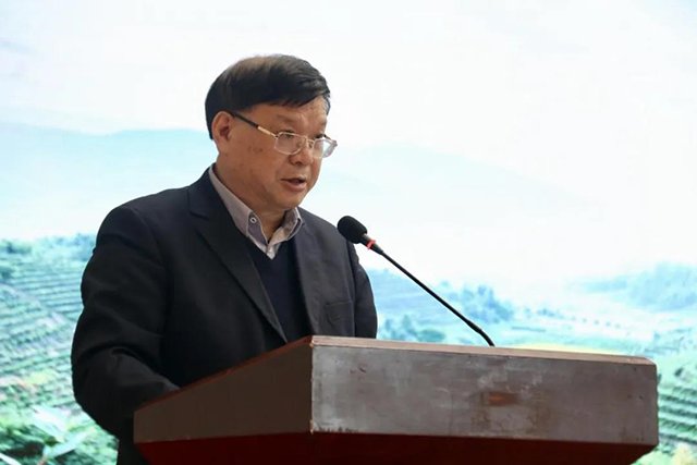 周重旺进行主旨报告