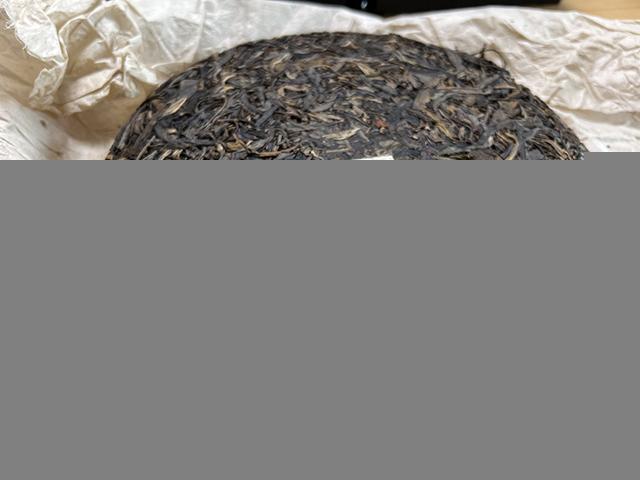 图为双花正德2004年易武名茶