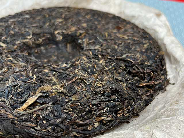 图为双花正德2004年易武名茶