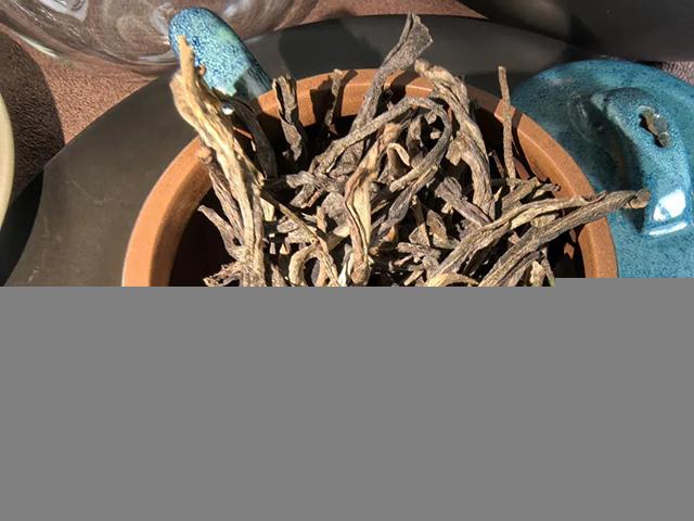 2017年弯弓高杆普洱茶特点