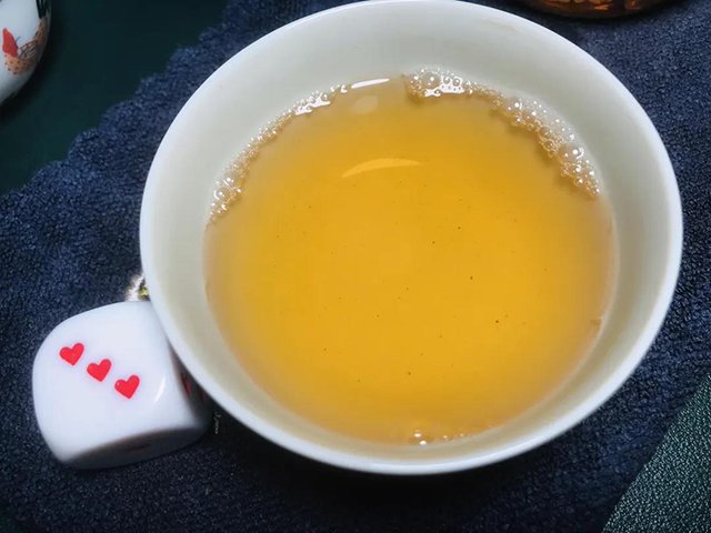 2014年广隆茶王青饼品质特点