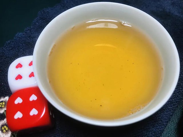 2014年广隆茶王青饼品质特点