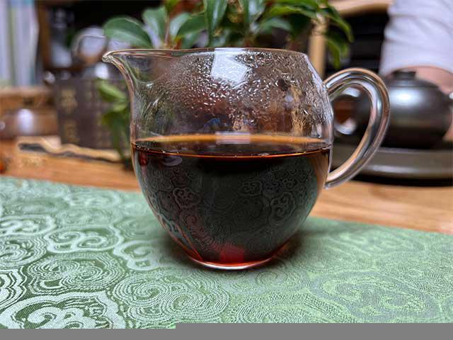 图为芊芷源2020年醇和古树熟茶