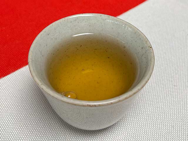 图为私藏茶红印2016薄荷塘357克饼品鉴第二道茶汤