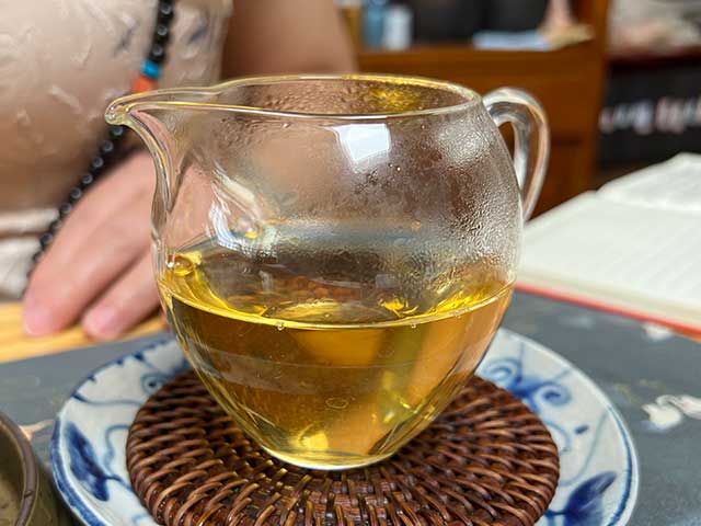 图为私藏茶红印2016薄荷塘357克饼品鉴第五道茶汤