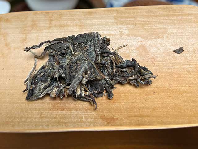 图为艳莲号2018年忙肺古树普洱小饼