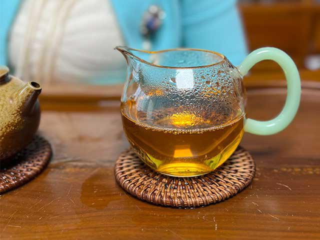 图为私人定制茶2003年7532青饼