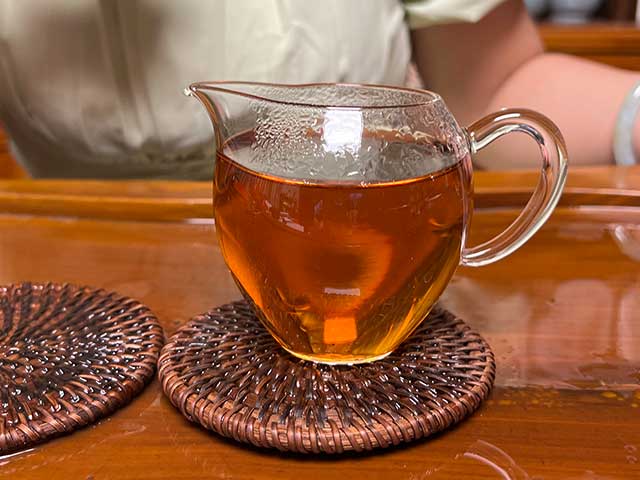 图为1998年健身沱洗茶润茶头道汤体