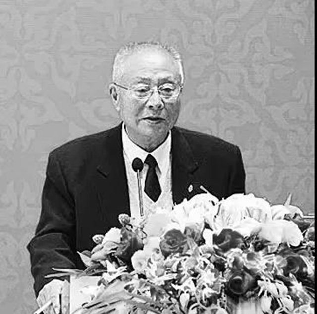 施云清