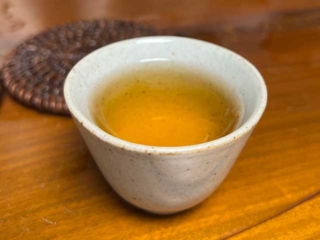 图为1999年大蓝印鬼脸班章品鉴第三道汤体