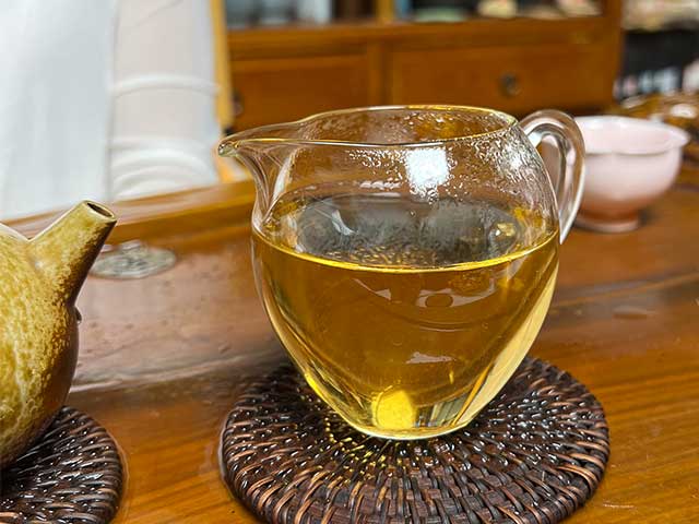 图为老郎河2006年布朗古树品茗第七道茶汤