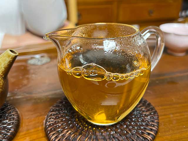图为老郎河2006年布朗古树品茗第九道茶汤
