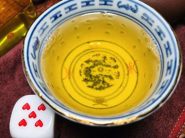 广隆2023年紫韵金藏青饼普洱茶品质特点