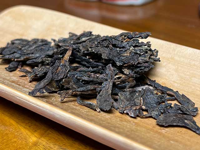 图为紫玉茶厂2006年忙肺老茶