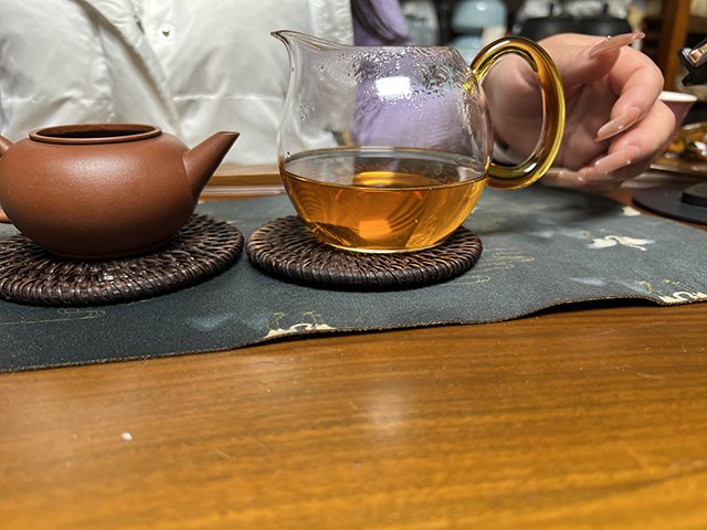 图为紫玉茶厂2006年忙肺老茶