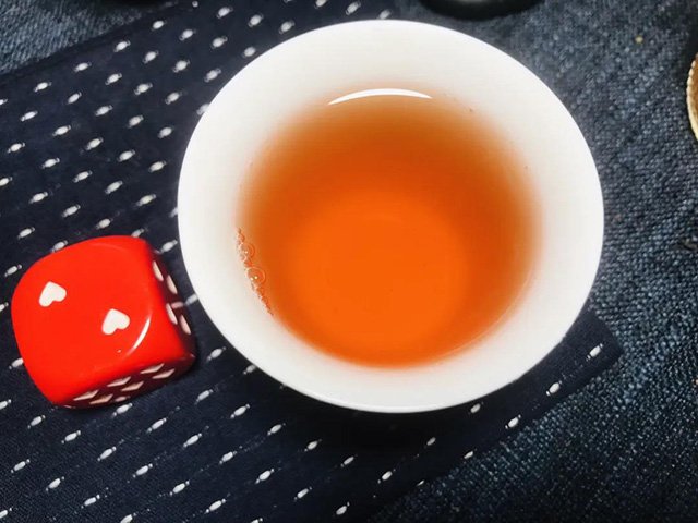 广隆2015年金韵青饼普洱茶品质特点