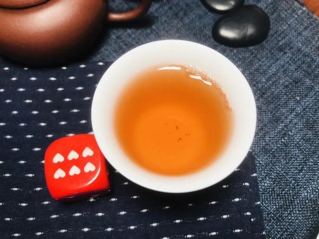 大益2012年龙腾盛世青饼普洱茶品质特点