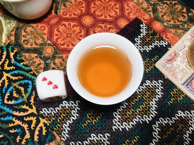 大益2011年易武正山青饼普洱茶
