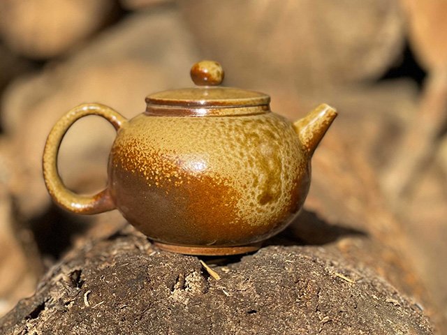 柴烧壶 如何唤醒你手中沉睡的普洱茶?解锁陈年老茶的正确品饮方式