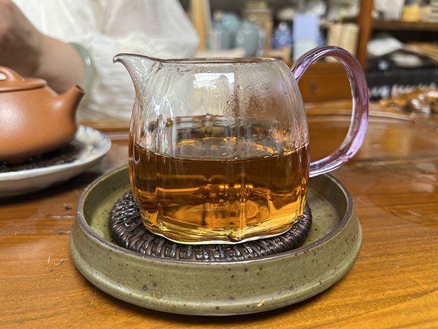 图为80年代末大红印圆茶