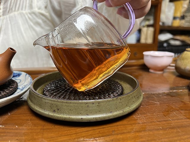 图为80年代末大红印圆茶