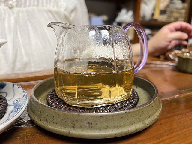图为益木堂2018年11丈易武茶