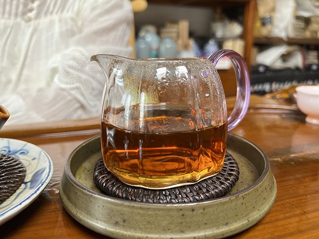 图为沪上老茶人样品90年代初老生茶