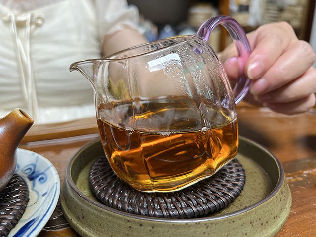 1996年花园茶厂首批敬字号青饼
