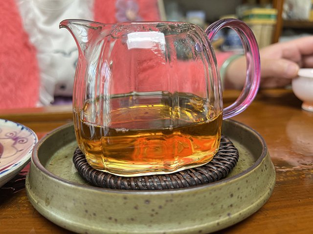 图为紫玉2007年永德忙肺山古树茶