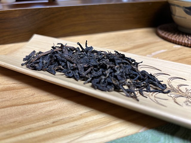 图为沙河茶厂东半山90年代老冰岛茶