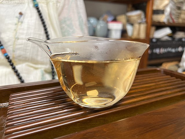 图为益木堂2018年11丈易武茶