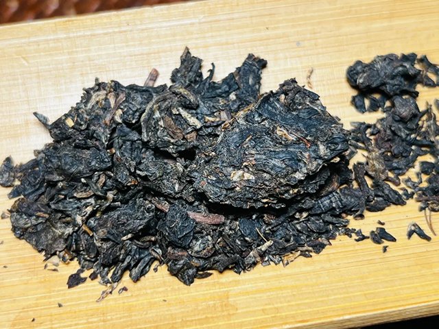 下关2012年金色印象饼茶