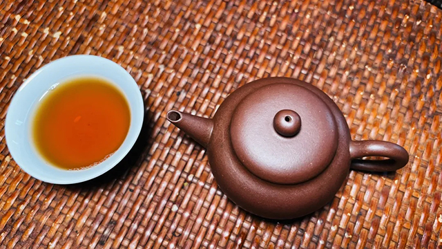 下关2012年金色印象饼茶