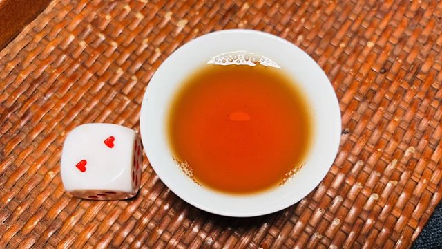 下关2012年金色印象饼茶