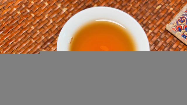 下关2012年金色印象饼茶