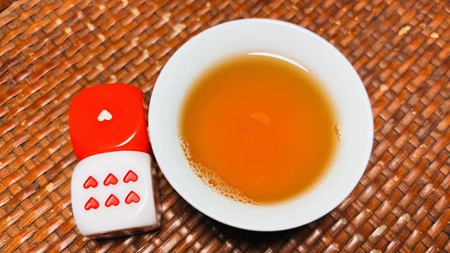 下关2012年金色印象饼茶