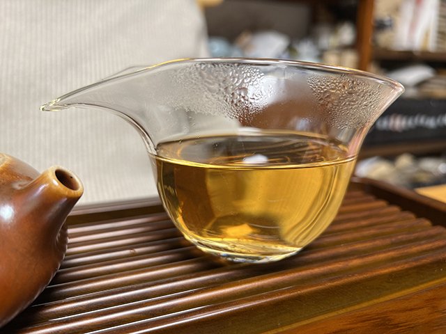 图为2007年老海塘古树普洱茶