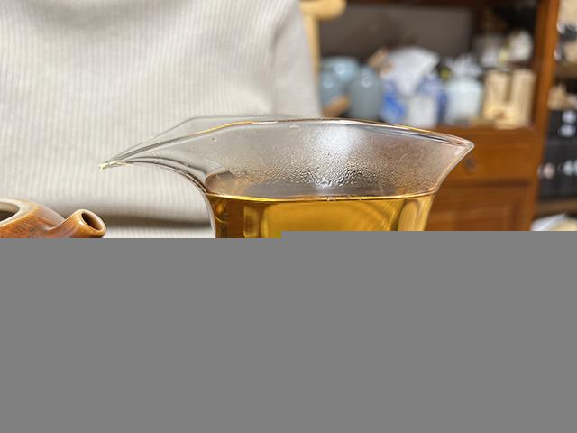 图为2007年老海塘古树普洱茶