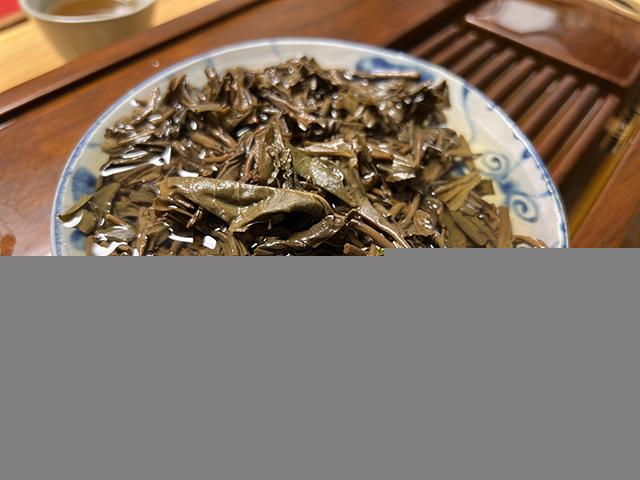 图为2007年老海塘古树普洱茶