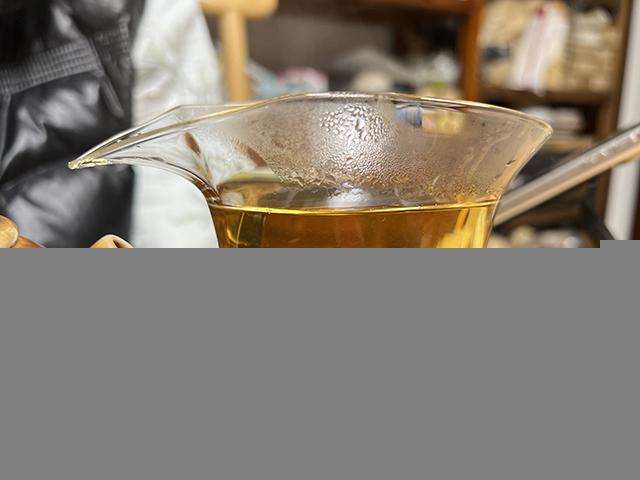 图为老乌山牌2008年古树茶